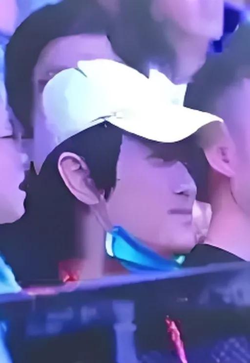 陳曉低調現身韓紅演唱會 狀態略滄桑